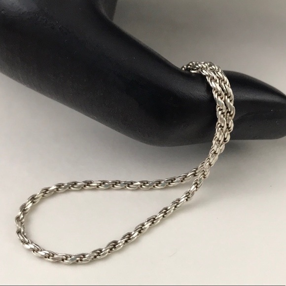 Jewelry - Stunning silver rope bracelet
